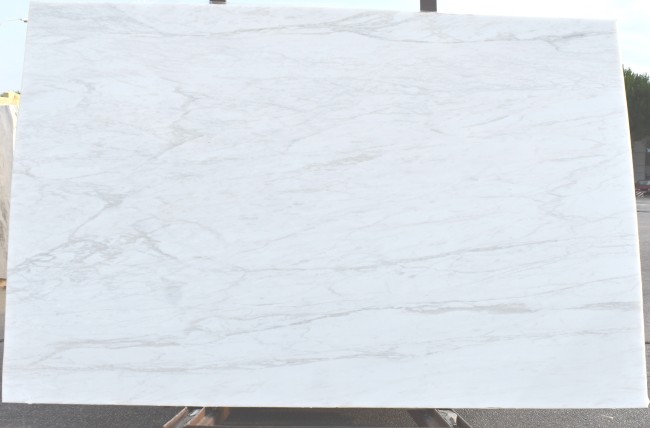 Calacatta Ango slab