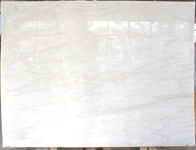 Calacatta Ango slab