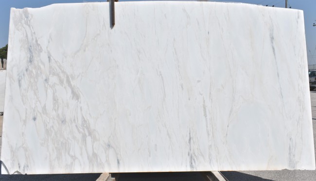 Calacatta Ango slab