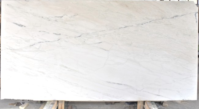 Calacatta Ango slab