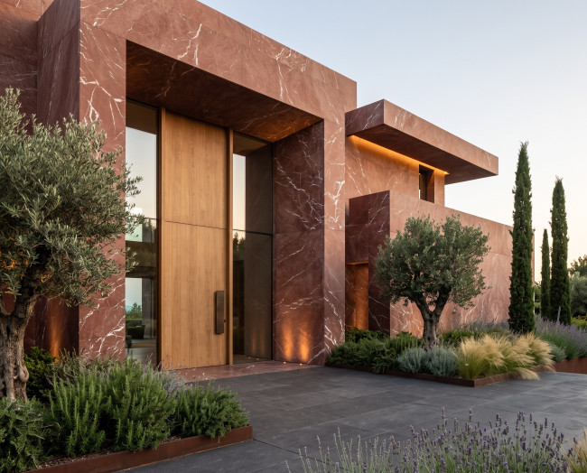 ROSSO IMPERIALE Monolithic Vila Entrance Application